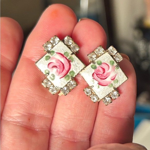 Screw back clip on earrings. Roses - Picture 2 of 6